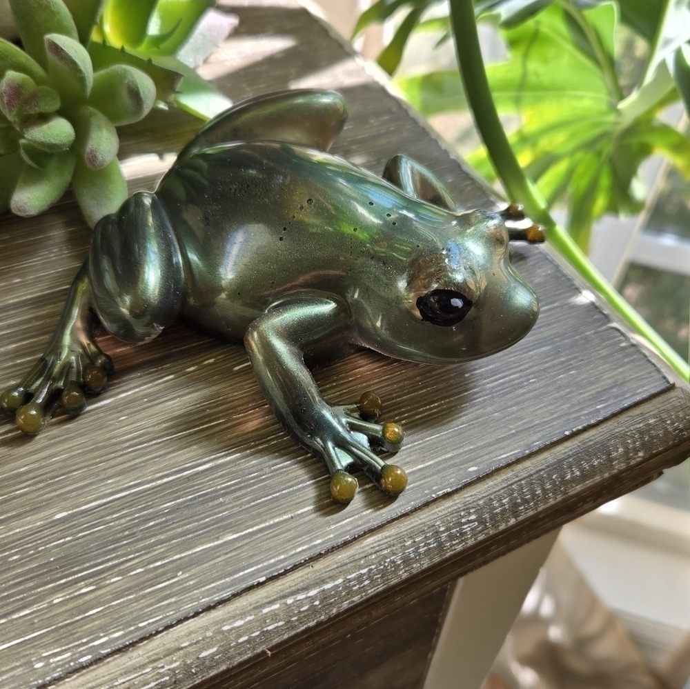 Lucky Tree Frog Hand Crafted - Picture 12 of 13